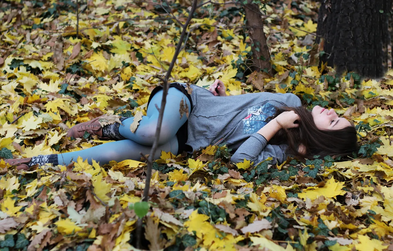 Photo wallpaper autumn, leaves, girl, dreams, nature, mood, earth, dream