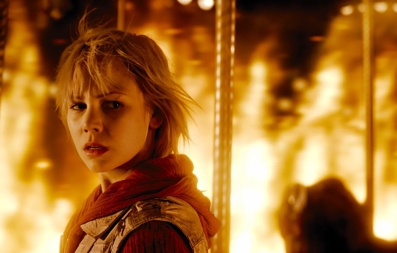 Photo wallpaper fire, girl, Adelaide Clemens, Terror en Silent Hill 2