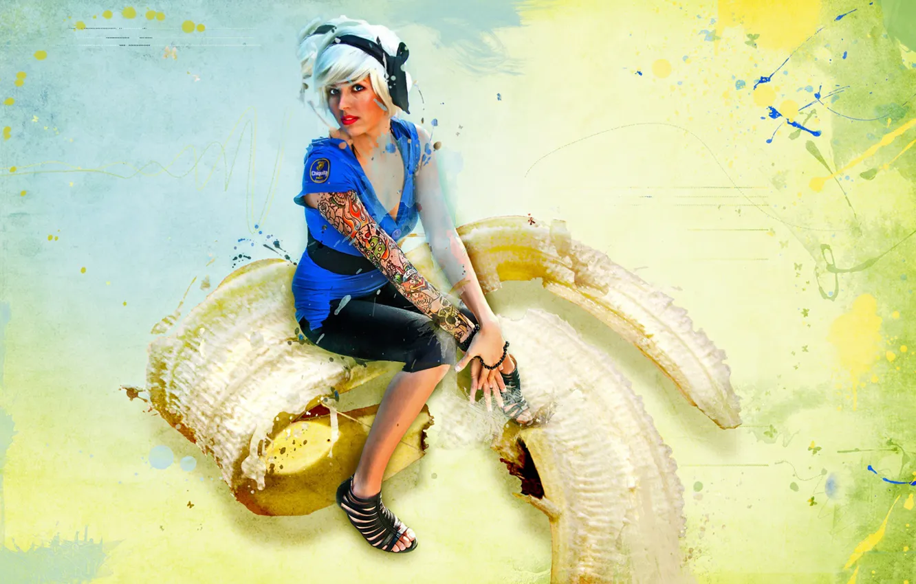 Photo wallpaper girl, sitting, banana skorka