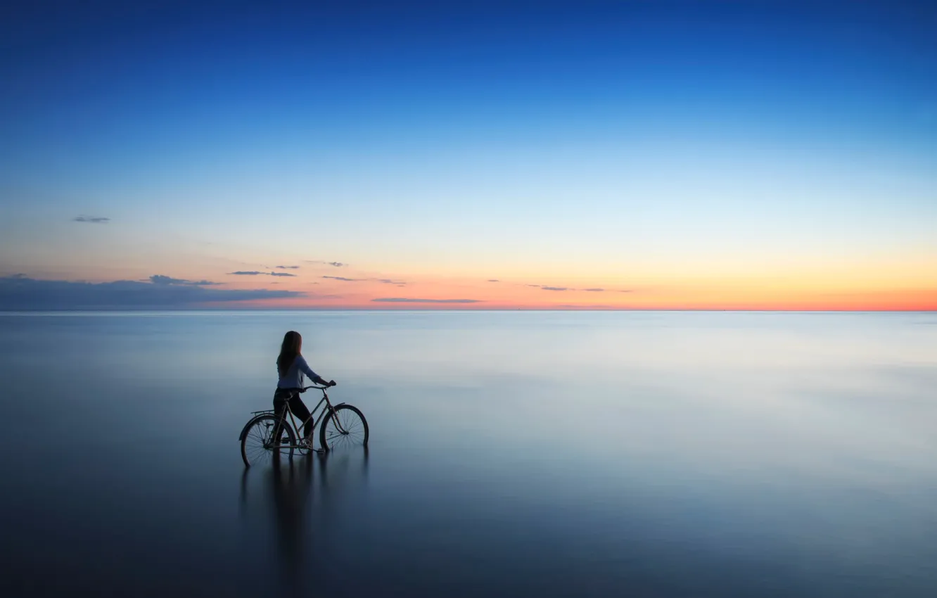 Photo wallpaper girl, bike, dal, horizon