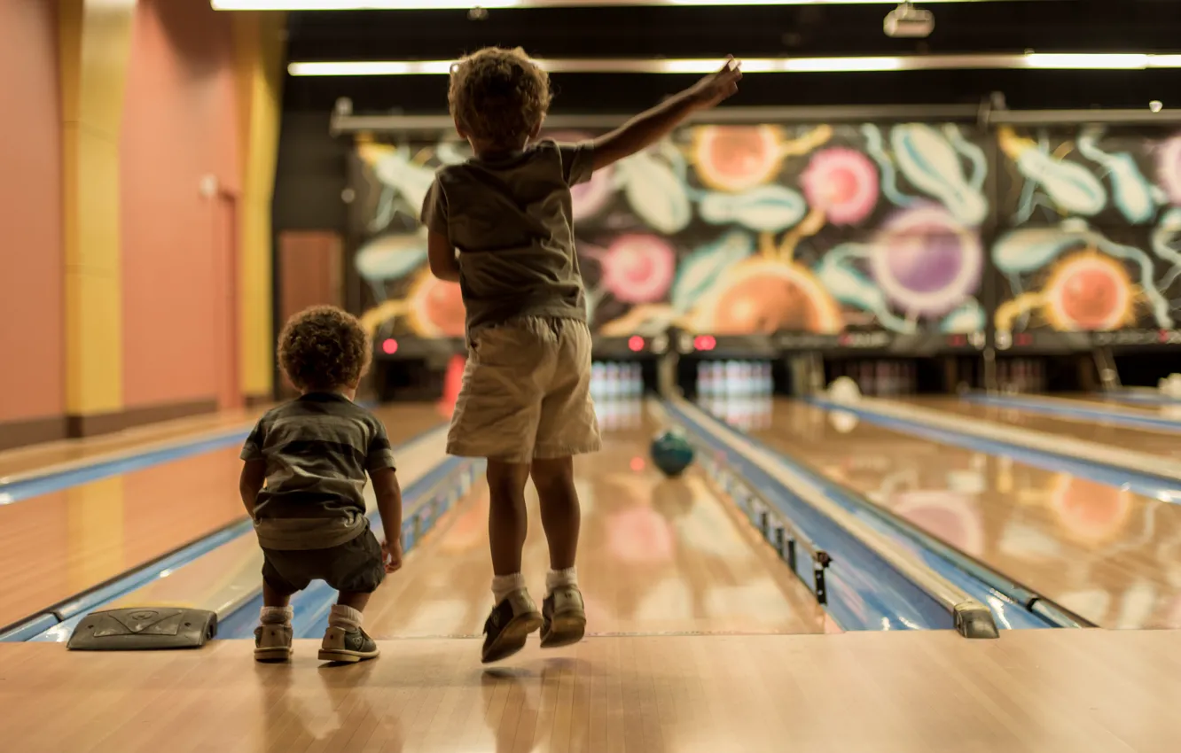Photo wallpaper sport, boy, bowling