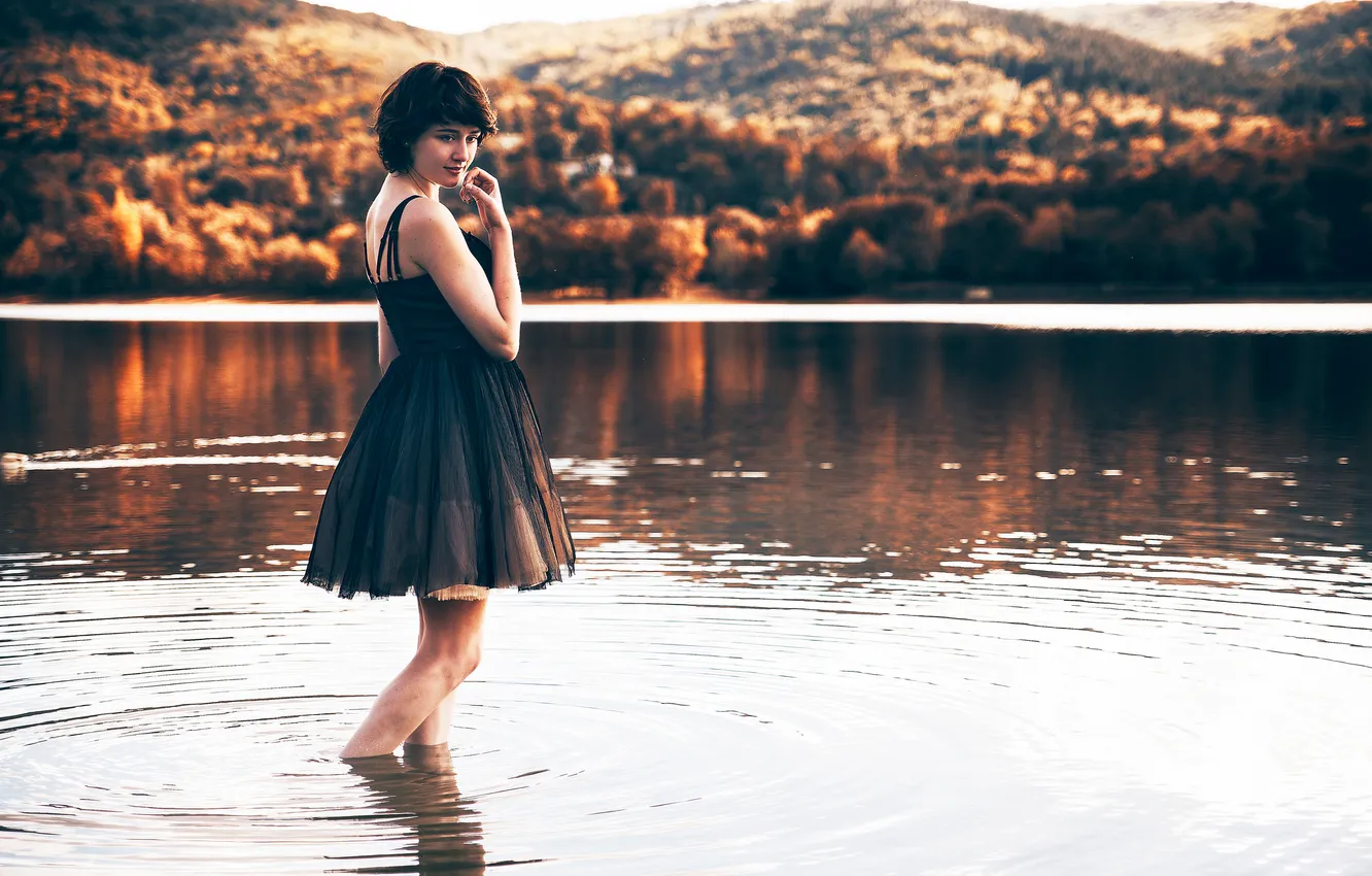 Photo wallpaper girl, dress, in the water, Louise