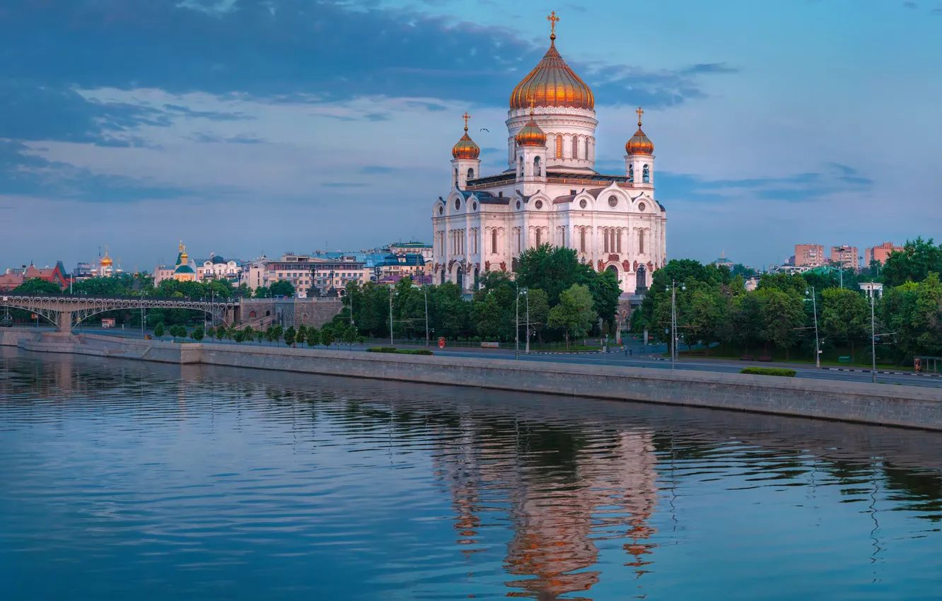 Photo wallpaper trees, bridge, river, Moscow, Cathedral, temple, Russia, promenade