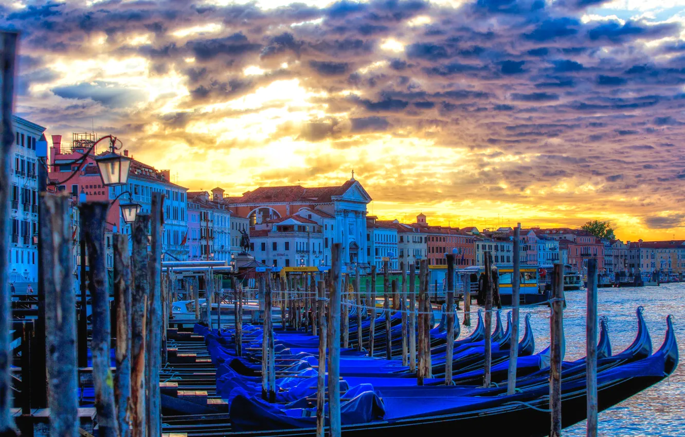 Photo wallpaper dawn, home, boats, morning, Italy, Venice, channel, gondola