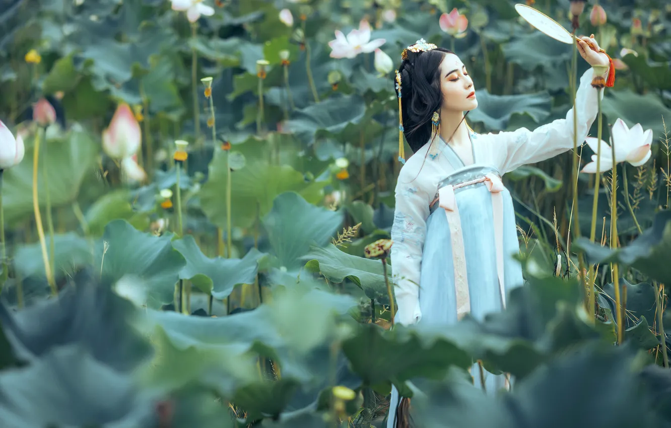 Photo wallpaper white, leaves, girl, nature, face, pose, style, sweetheart