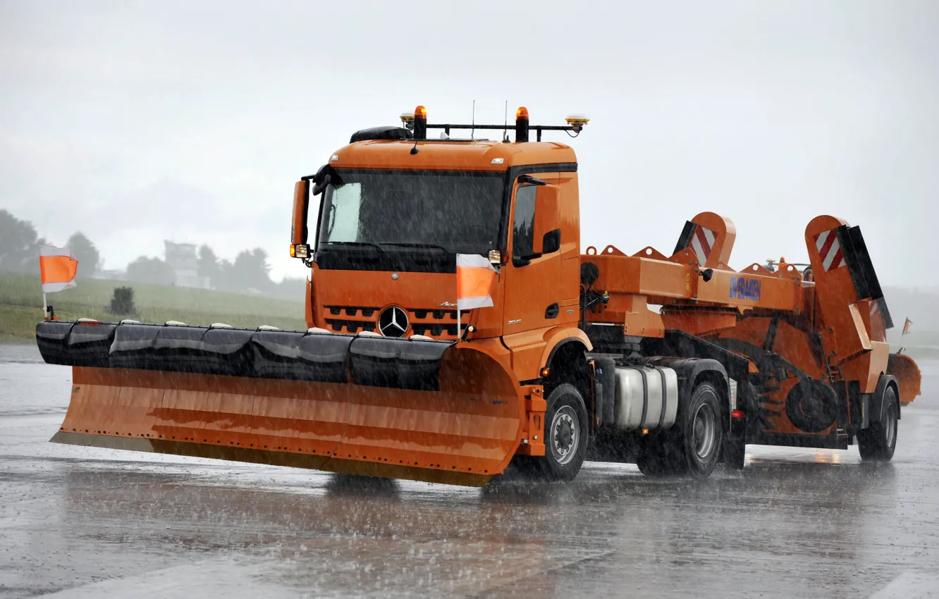 Photo wallpaper orange, rain, Mercedes-Benz, truck, tractor, equipment, machinery, Arocs