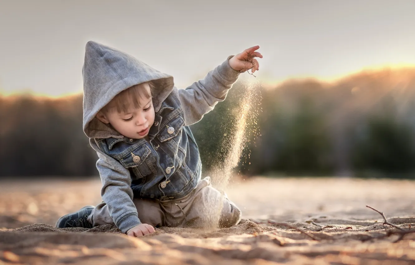 Photo wallpaper sand, the game, boy