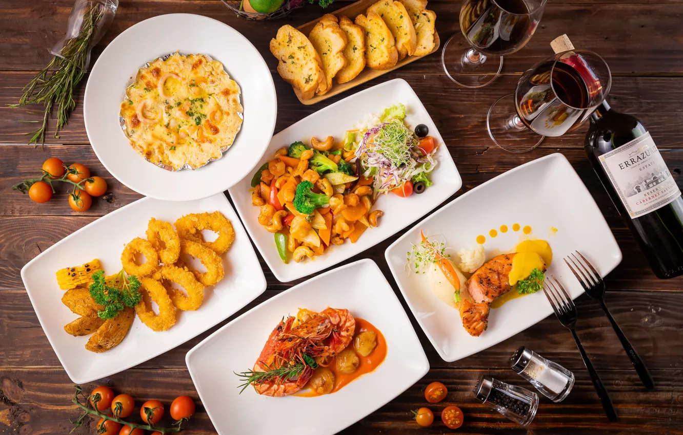 Photo wallpaper wine, meat, tomatoes, dish, salad, shrimp, spices, cuts