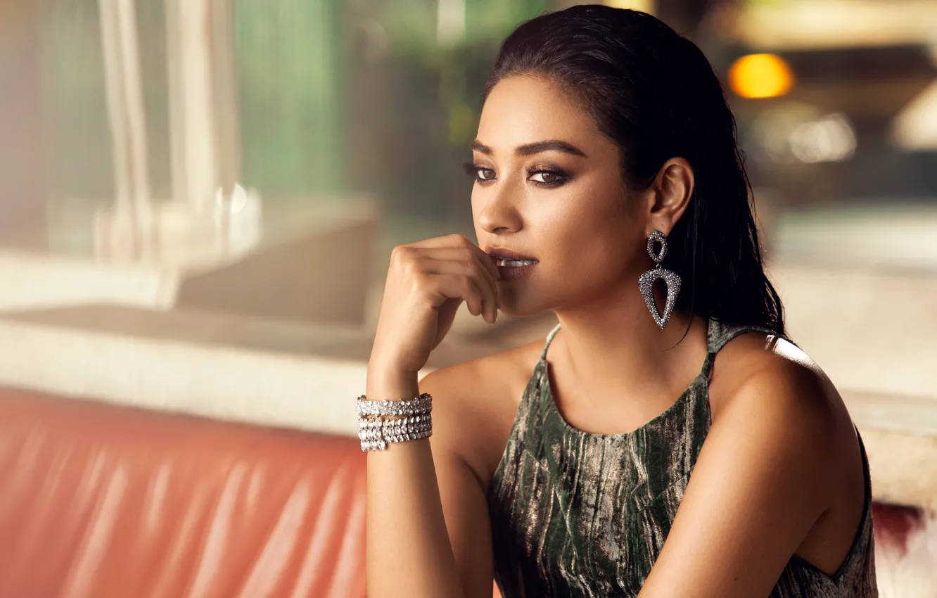 Photo wallpaper decoration, model, portrait, earrings, makeup, advertising, actress, brunette