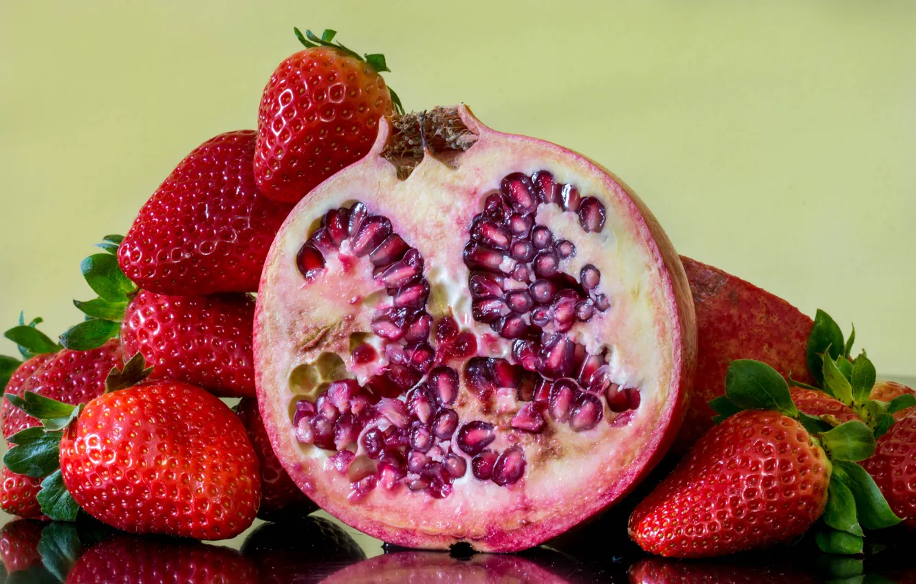 Photo wallpaper berries, strawberry, garnet