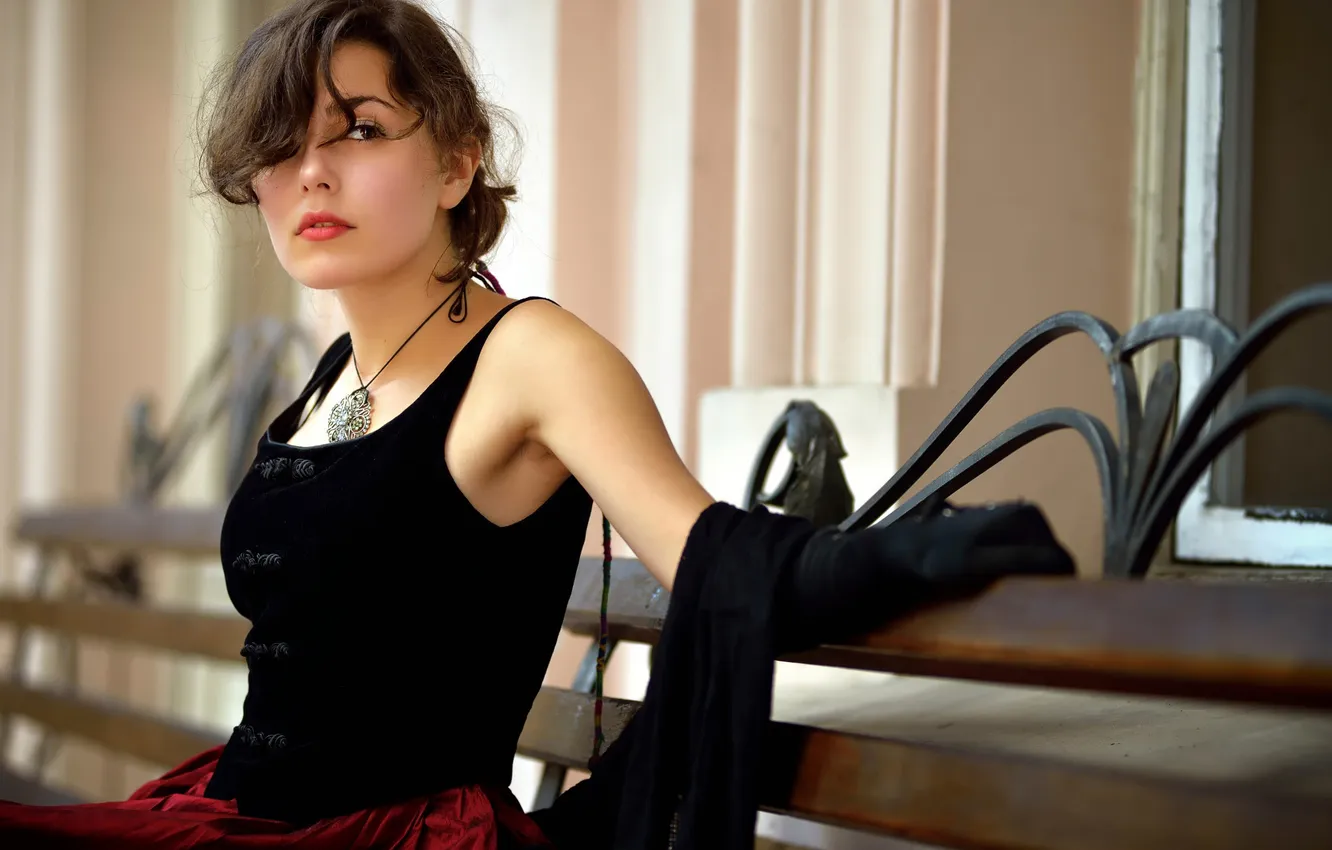 Photo wallpaper look, portrait, bench, Tanya