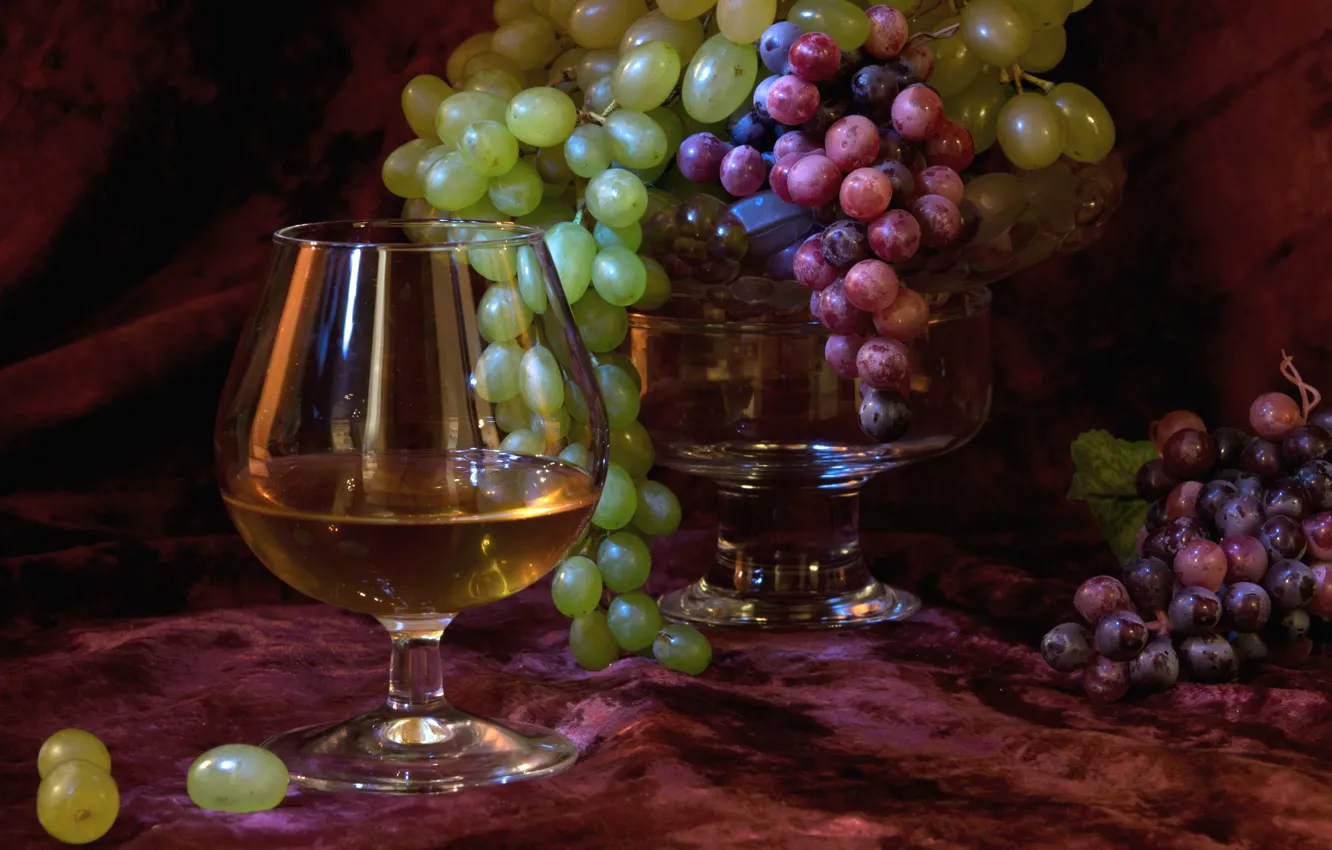 Photo wallpaper berries, glass, grapes, cognac