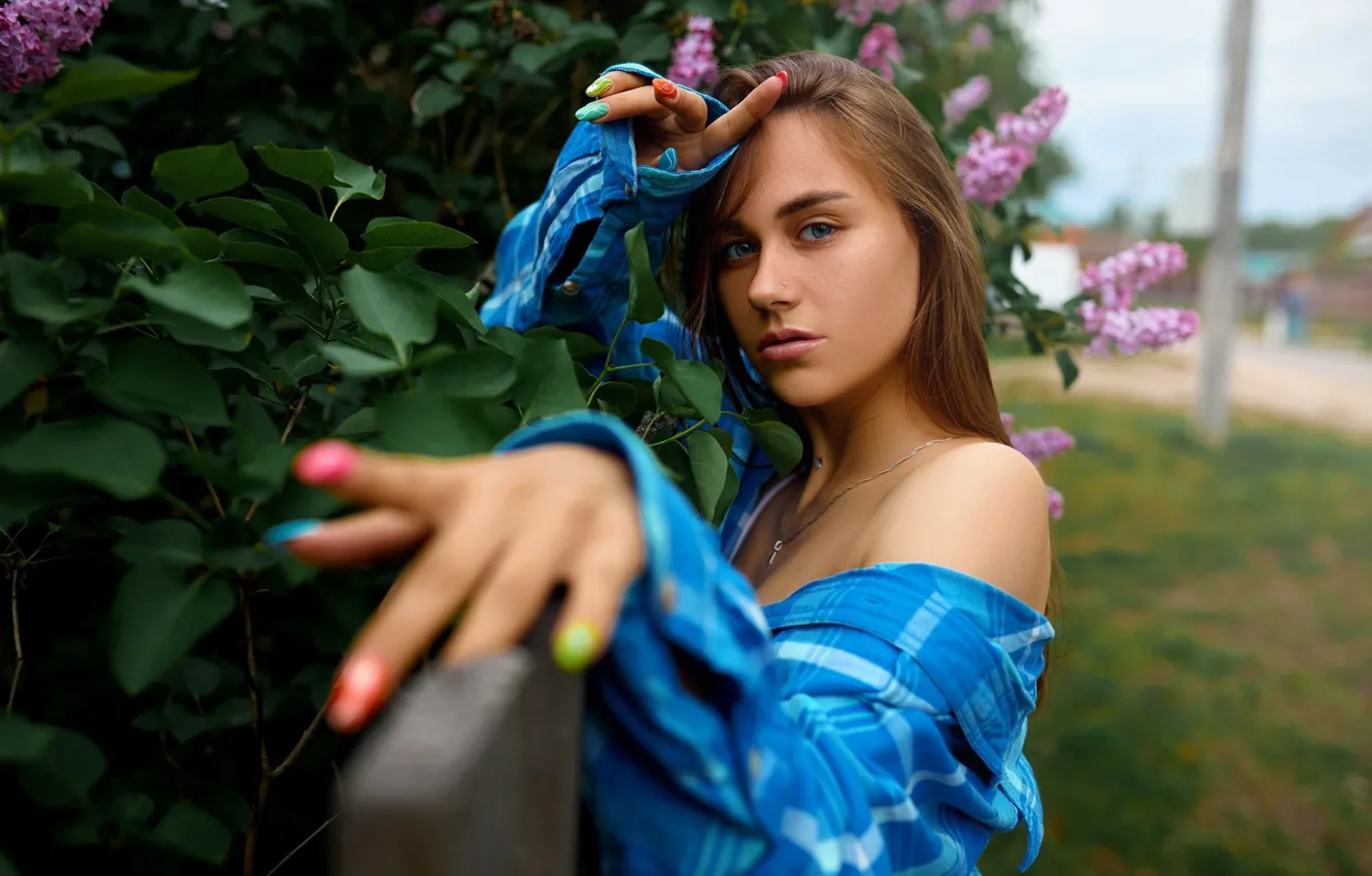 Photo wallpaper look, girl, pose, hands, shirt, shoulders, lilac, manicure