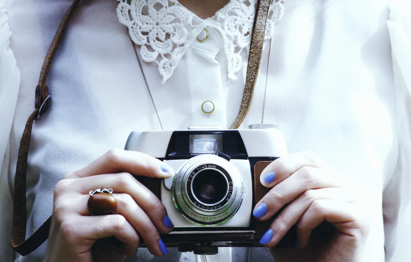 Photo wallpaper camera, hands, the camera, fingers