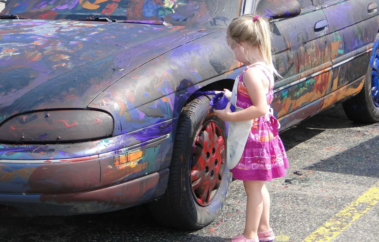 Photo wallpaper auto, creative, paint, girl, draws, parents will be delighted