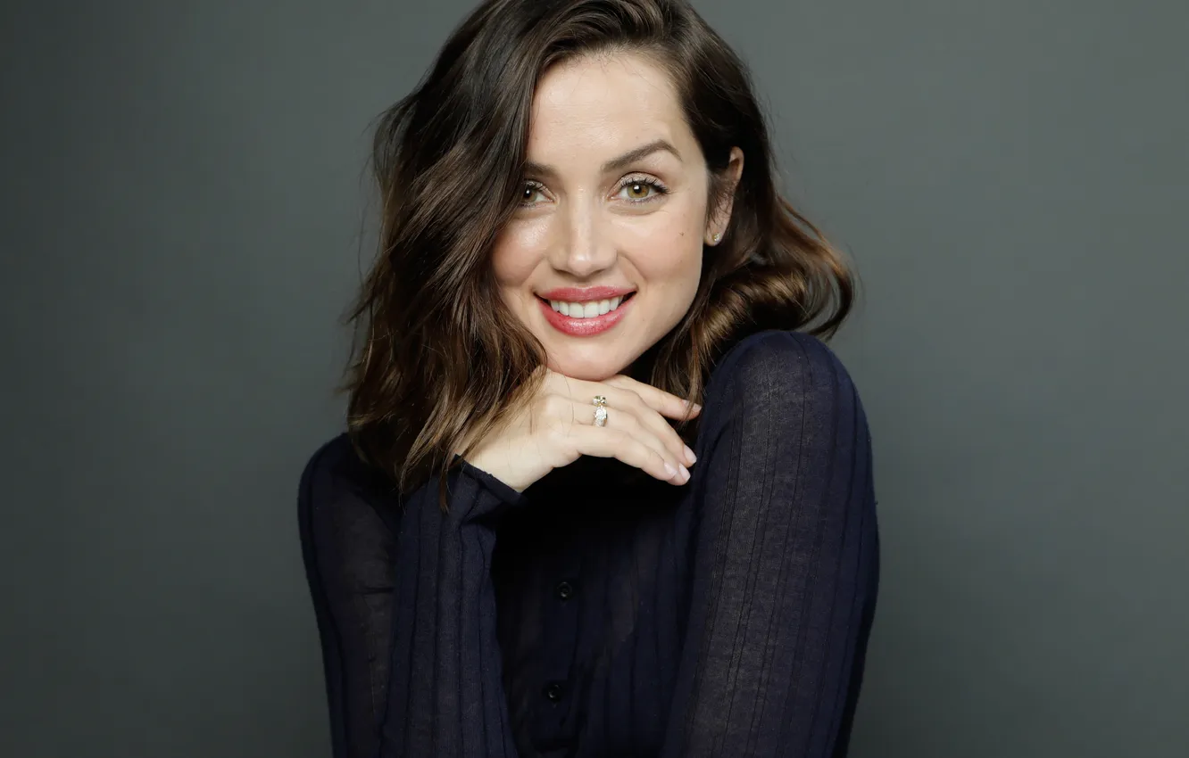 Photo wallpaper look, pose, smile, background, portrait, actress, brown hair, beauty