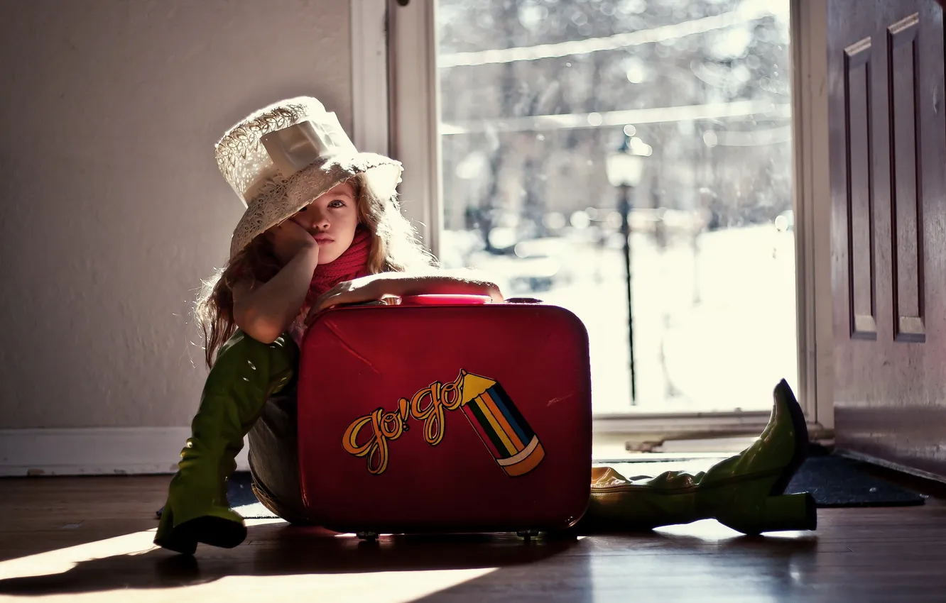 Photo wallpaper mood, girl, suitcase