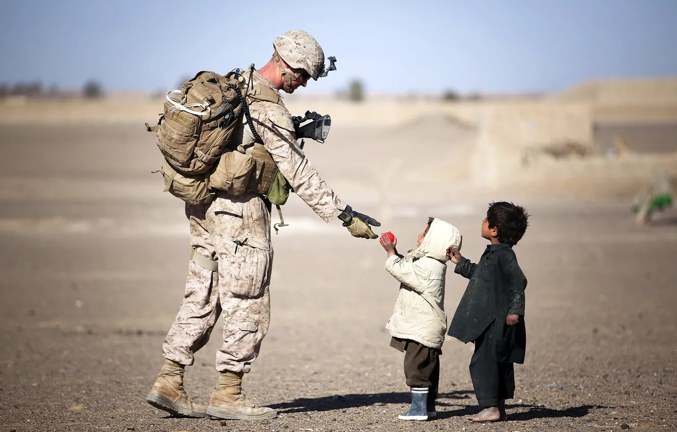 Photo wallpaper children, soldiers, Afghanistan