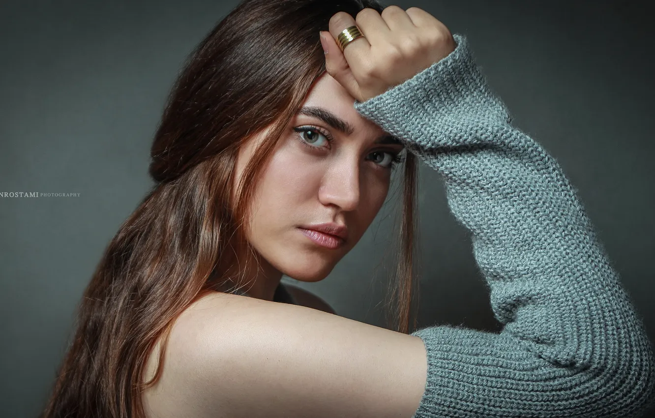 Photo wallpaper look, pose, background, model, portrait, hands, makeup, hairstyle