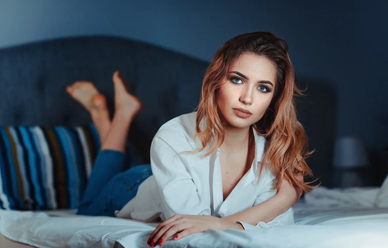 Photo wallpaper girl, blue eyes, model, jeans, look, Redhaired