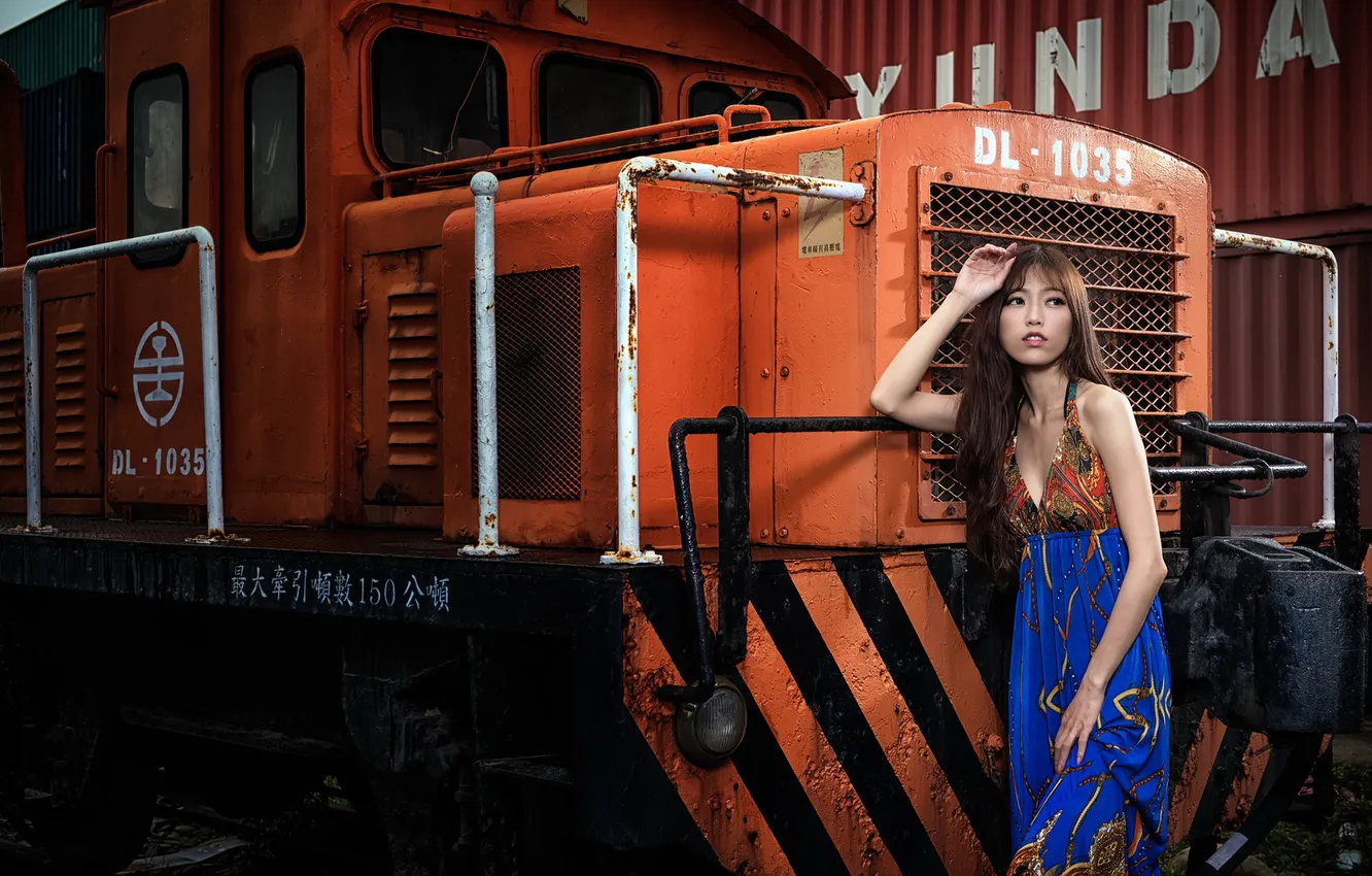 Photo wallpaper girl, train, Asian