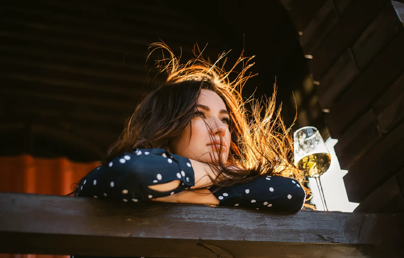 Photo wallpaper look, girl, light, wine, hair, glass, brunette, Juliana Mizinova