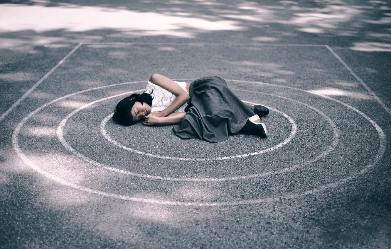 Photo wallpaper asphalt, girl, sleep, Andrea Peipe, And the world is turning