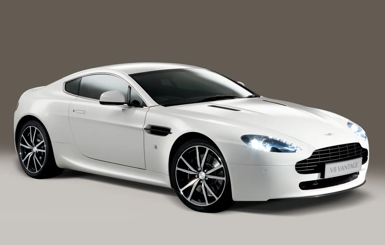 Photo wallpaper white, Aston Martin, Vontage
