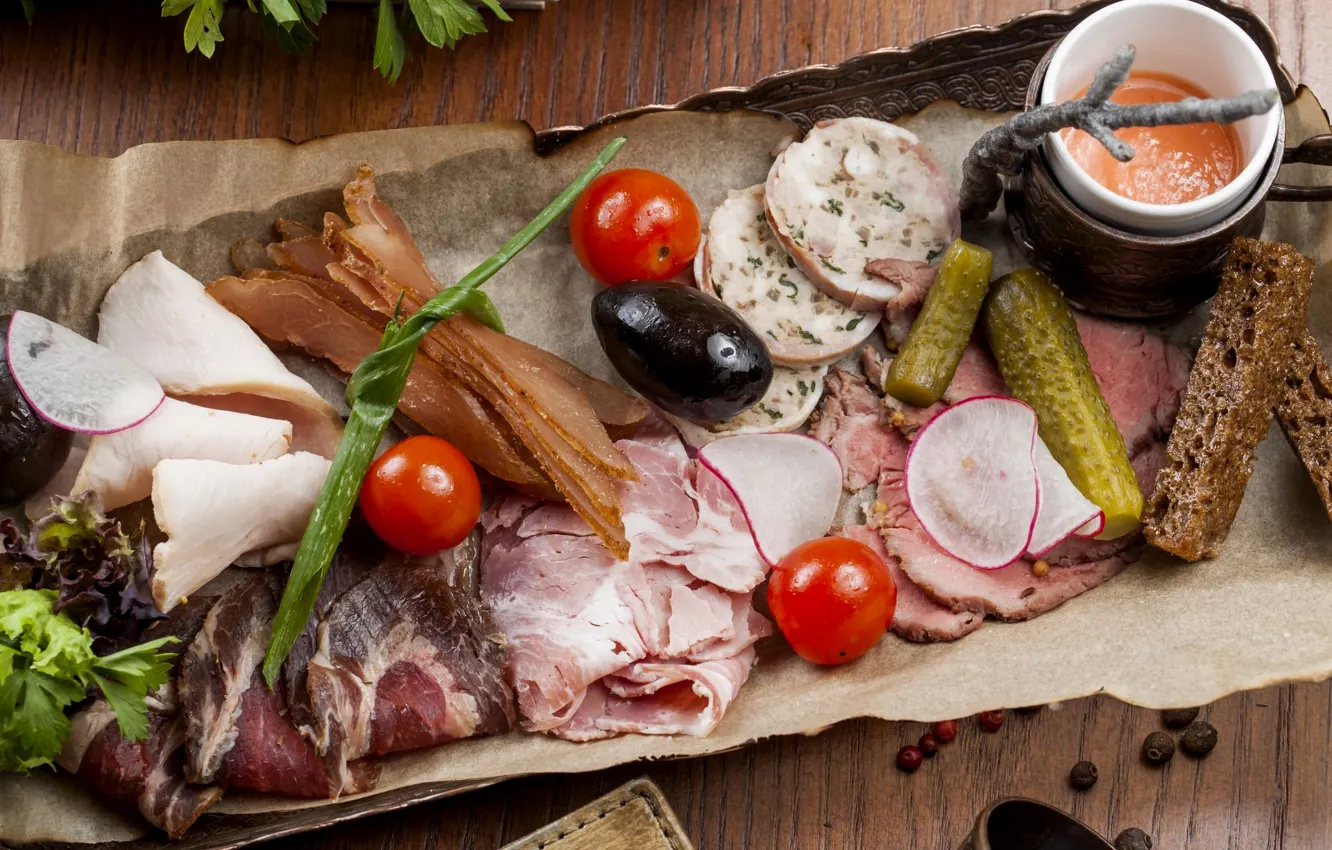 Photo wallpaper meat, tomatoes, sauce, olives, cuts