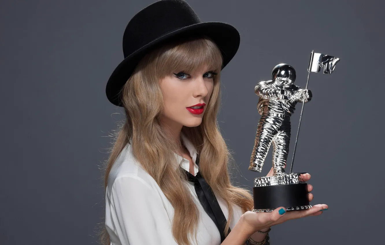 Photo wallpaper hat, makeup, actress, hairstyle, tie, awards, singer, Taylor Swift