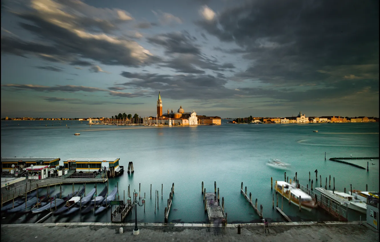 Photo wallpaper the city, home, boats, Italy, Venice, channel, promenade, gondola