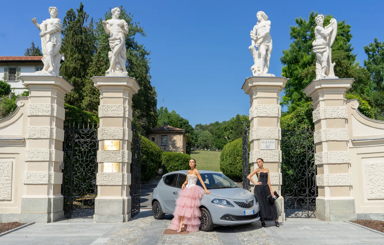 Photo wallpaper Girls, Lancia, Sculpture, Lancia Ypsilon, Alberta Ferretti, Subcompact car, Subcompact car, Alberta Ferretti