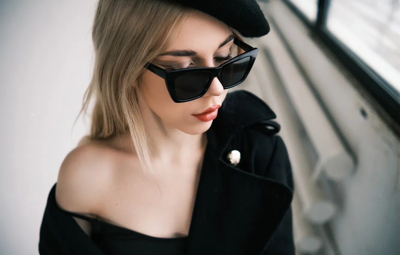 Photo wallpaper girl, face, glasses, blonde, sponge, shoulders, long hair, takes