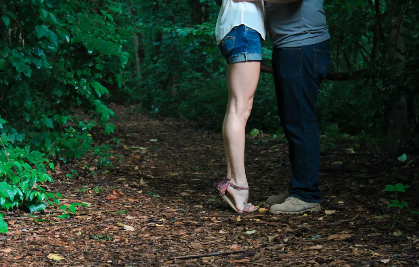 Photo wallpaper forest, feet, kiss, pair, two