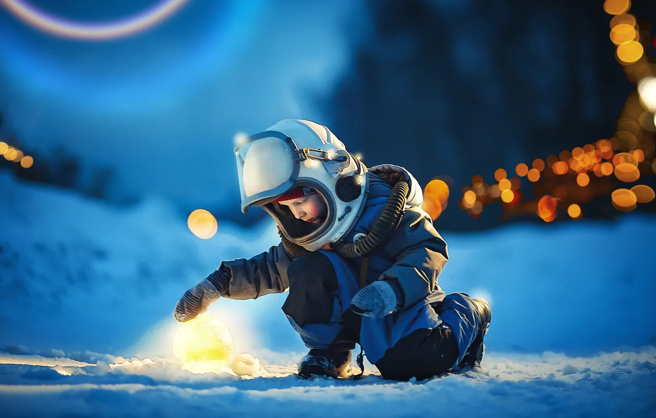 Photo wallpaper winter, snow, astronaut, the suit, costume, child, bokeh, Ksenia Lysenkova