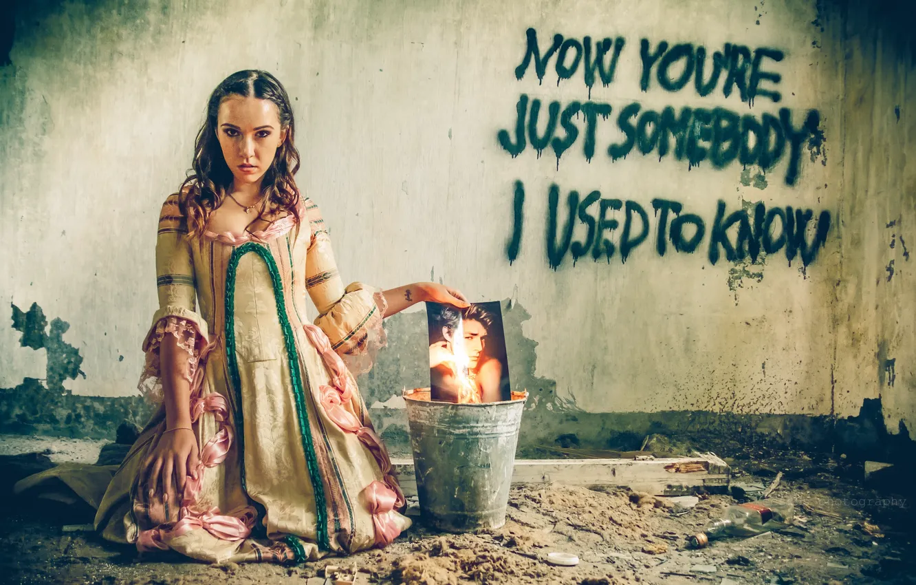 Photo wallpaper girl, lights, wall, the inscription, dress, bucket, photos