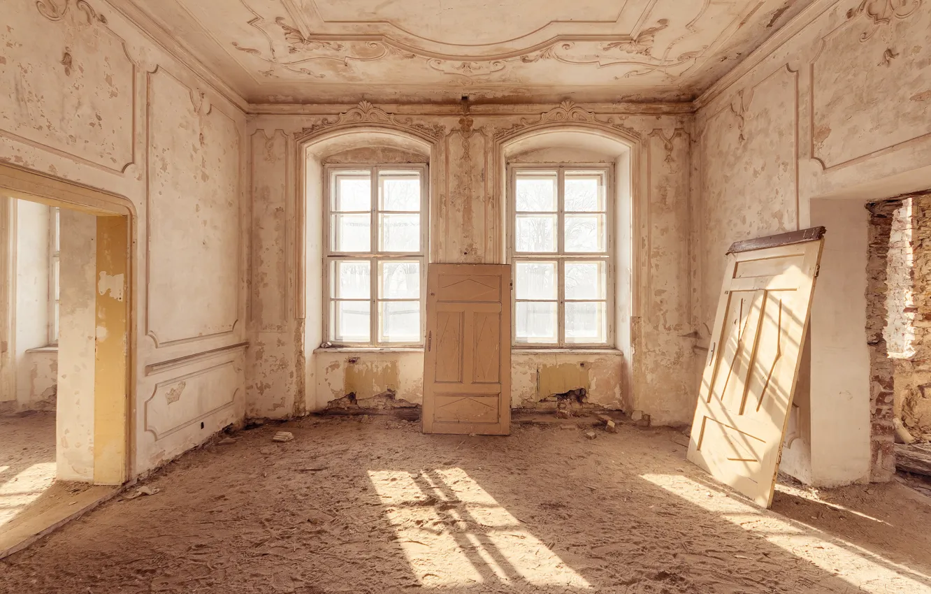 Photo wallpaper sand, traces, room, Windows, door, sunlight