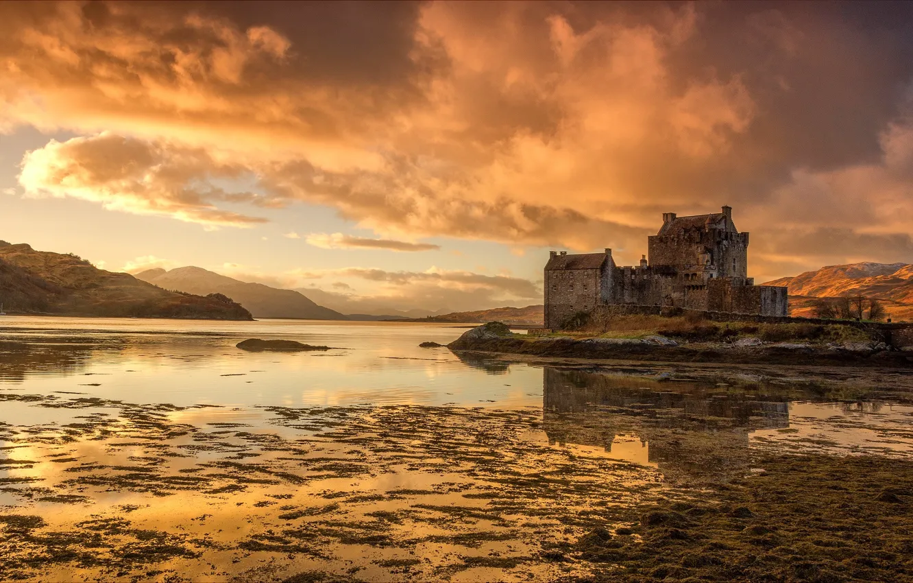 Photo wallpaper Scotland, clouds, the evening, lake, The Eilean Donan Castle