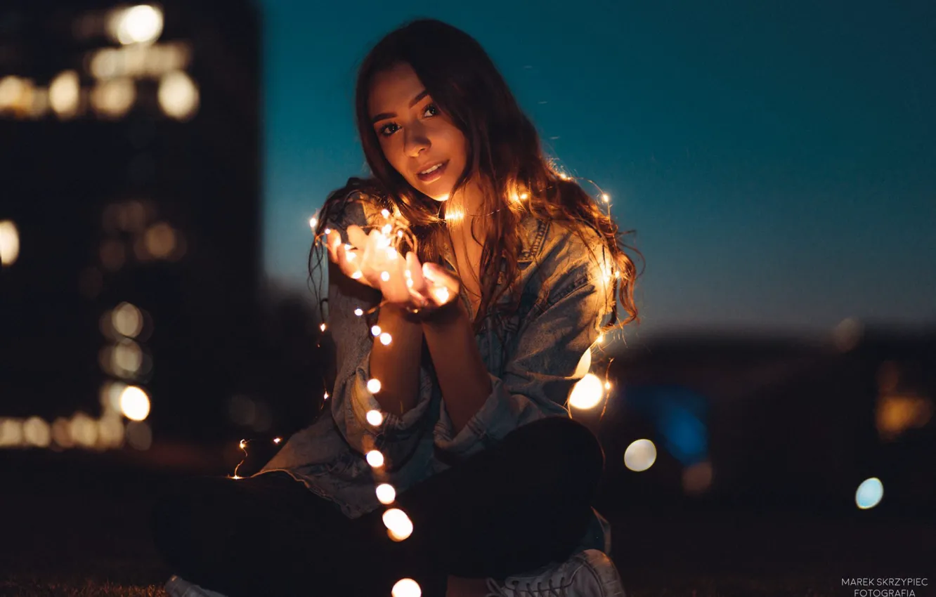 Photo wallpaper look, night, lights, pose, model, sneakers, portrait, hands