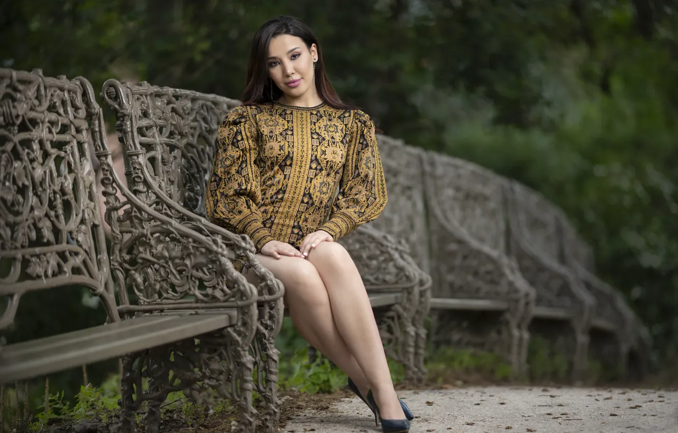 Photo wallpaper girl, Sarah, bench