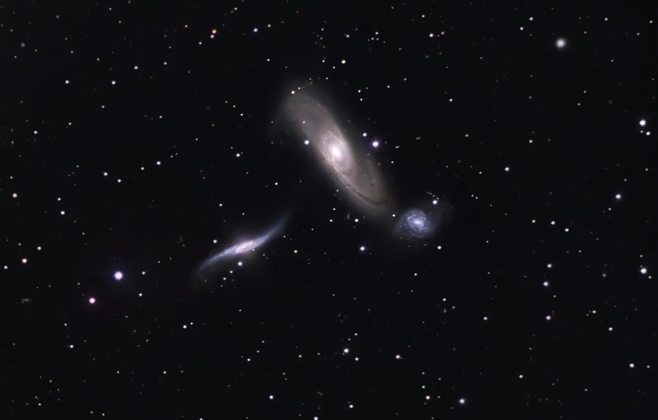 Photo wallpaper space, nebula, NGC 5569, NGC 5566, NGC 5560