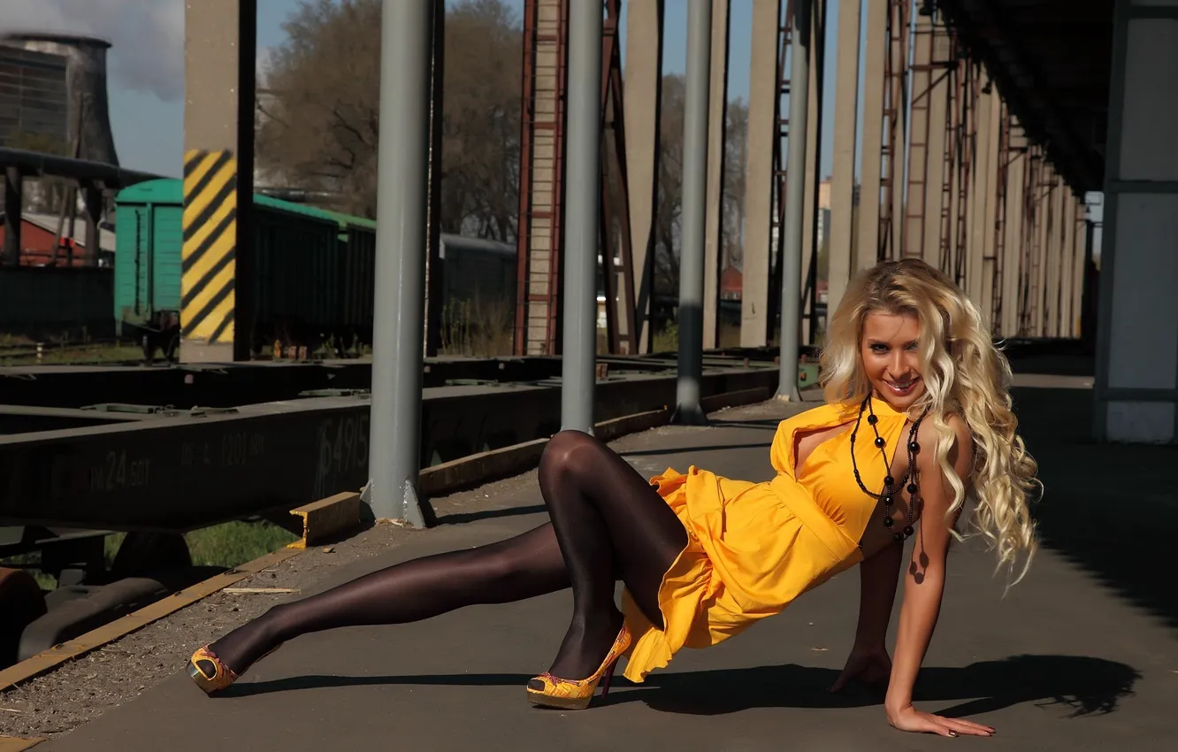 Photo wallpaper girl, yellow, smile, station, cars, dress, blonde, shoes