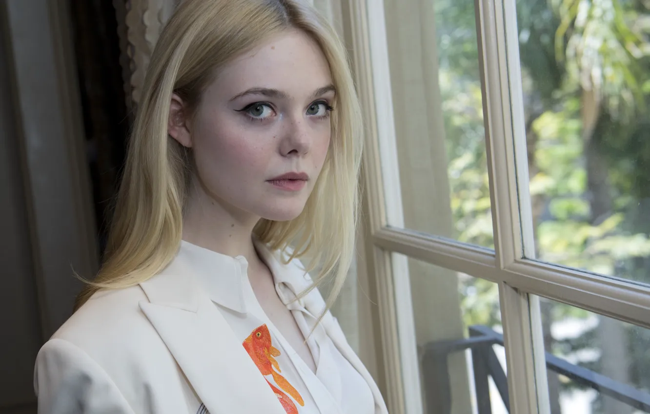 Photo wallpaper Elle Fanning, El Fanning, Teen Spirit