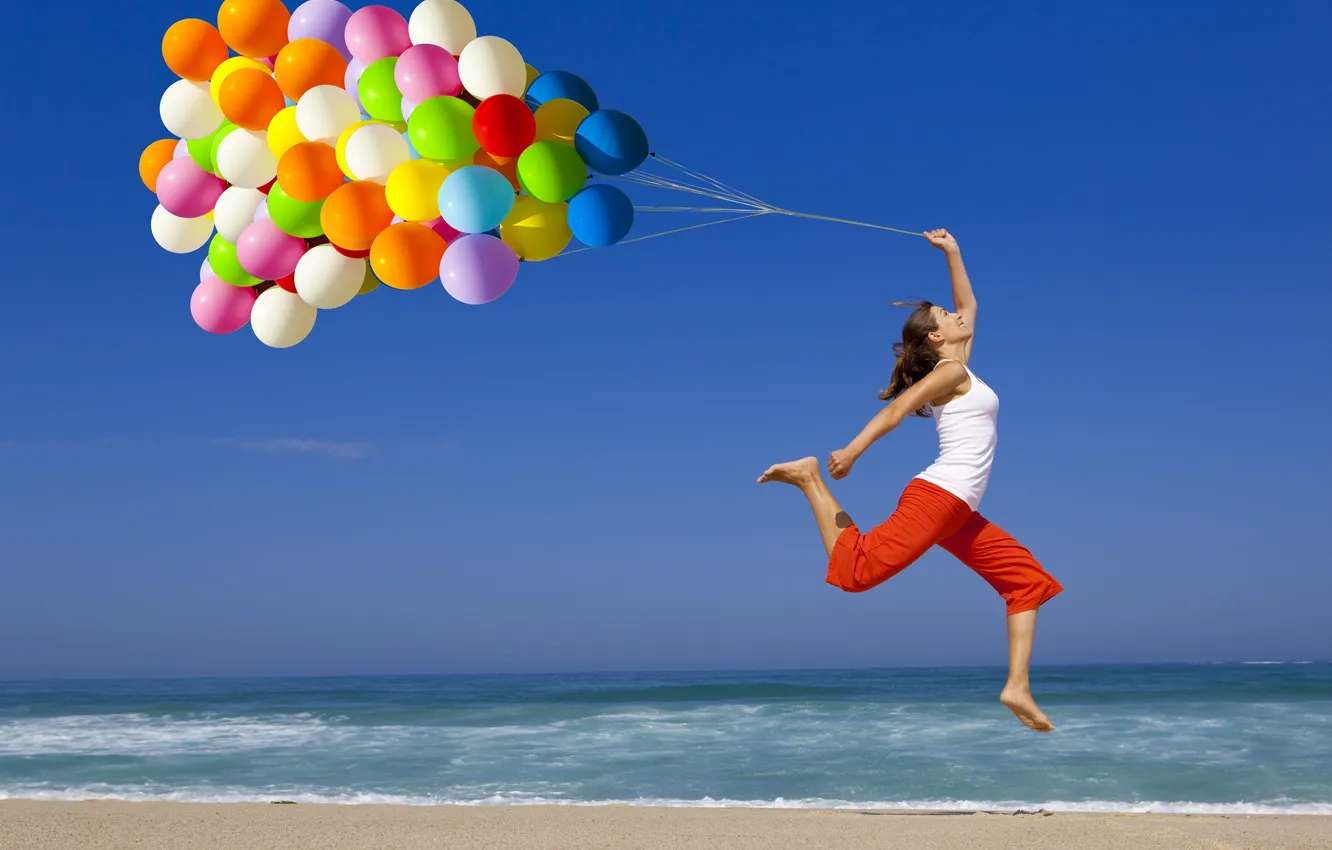 Photo wallpaper sand, sea, girl, balloons, positive, brown hair