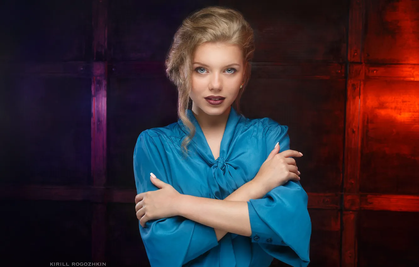 Photo wallpaper look, pose, wall, model, portrait, hands, makeup, dress