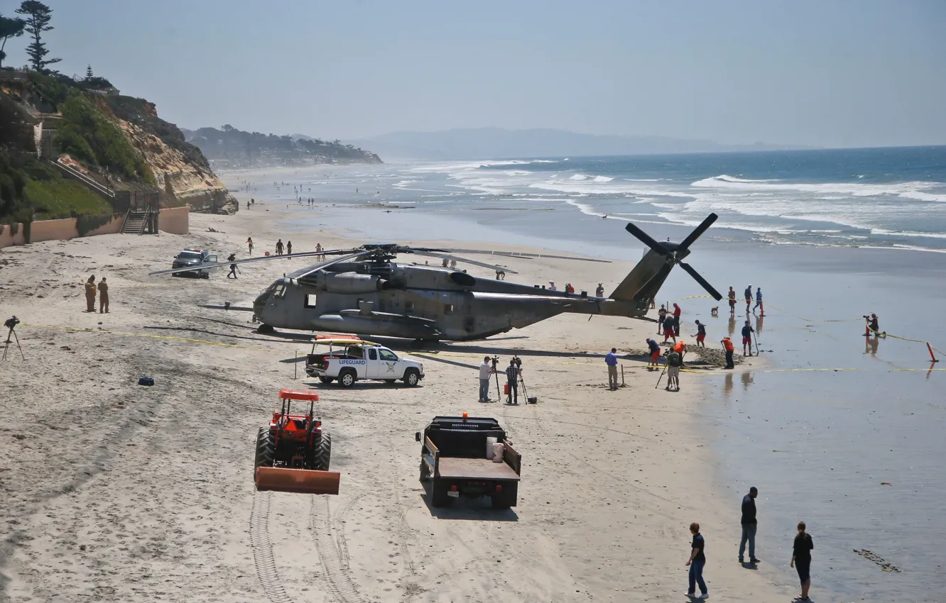 Photo wallpaper car, USA, beach, cars, police, man, sand, helicopter