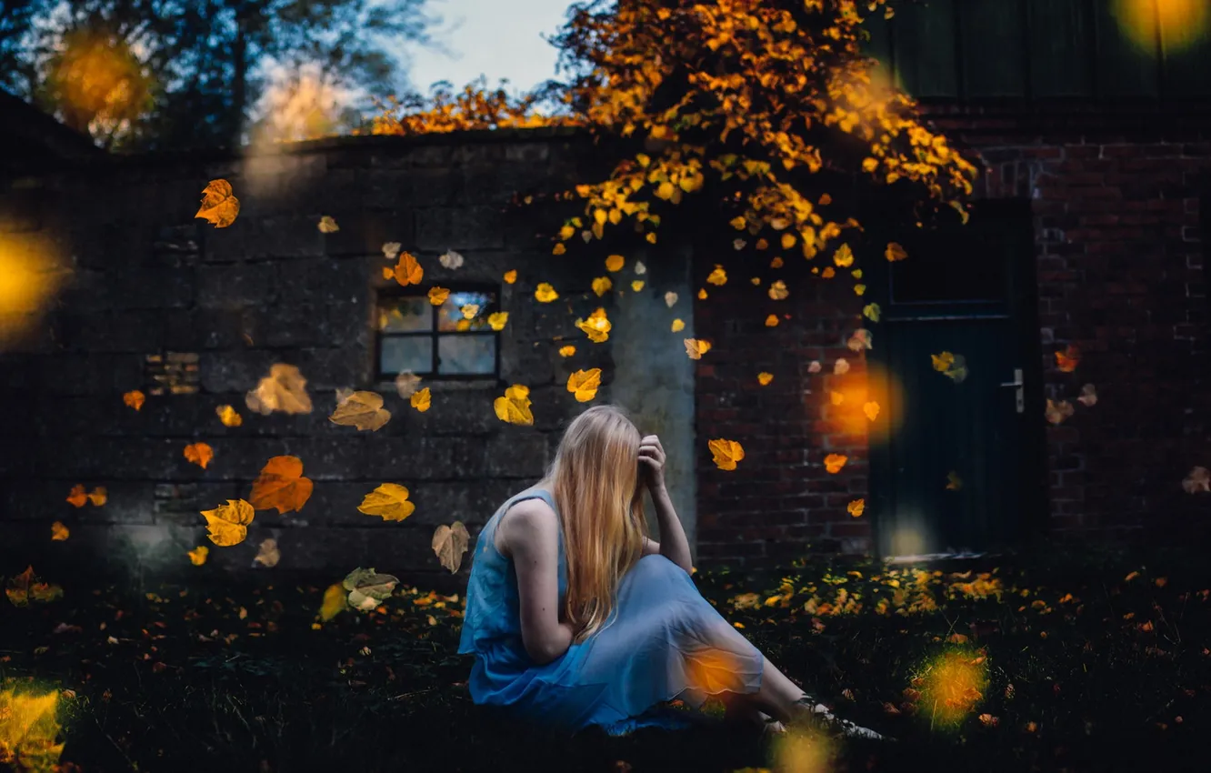 Photo wallpaper autumn, leaves, girl