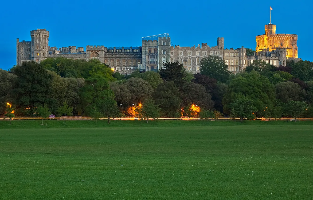 Photo wallpaper field, grass, England, Berkshire, Windsor castle