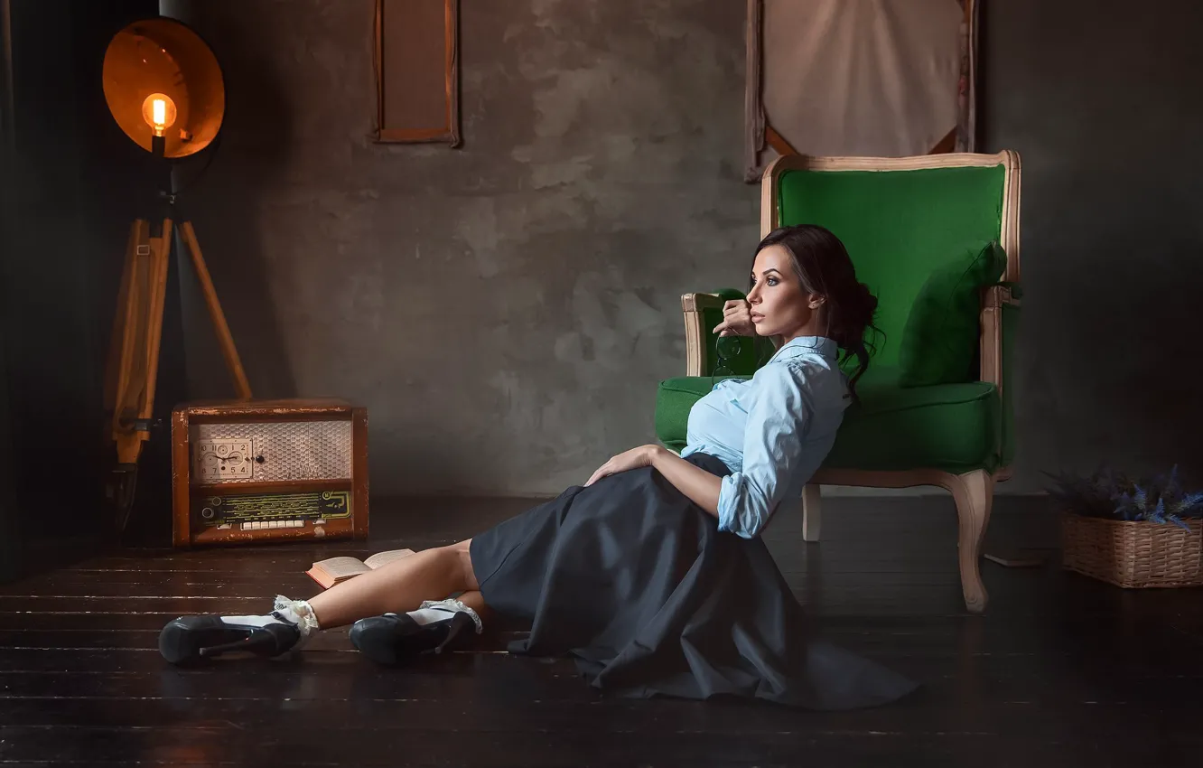 Photo wallpaper pose, style, model, chair, spotlight, on the floor, vintage, Radiola