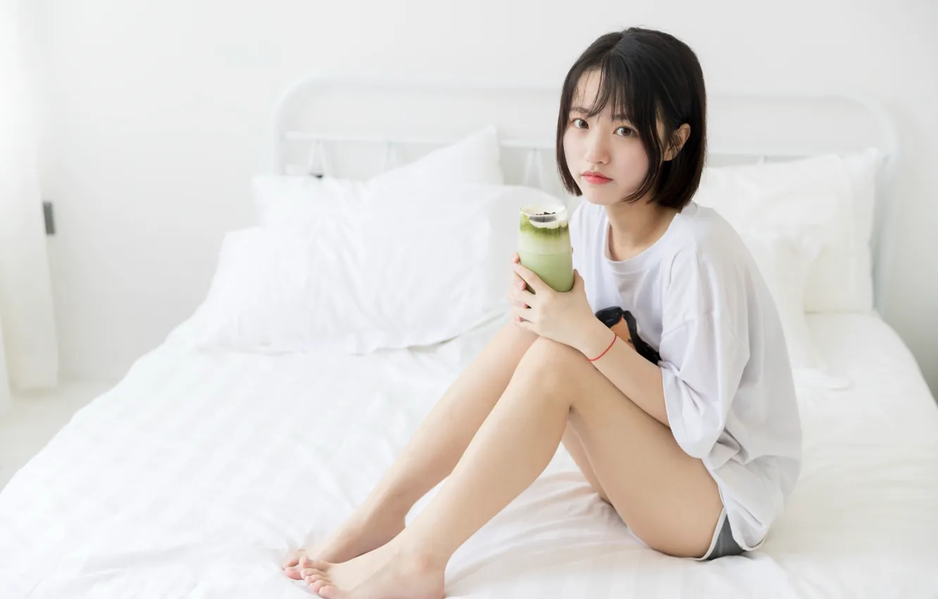 Photo wallpaper juice, woman, beautiful, model, pretty, bed, asian, Shorthair